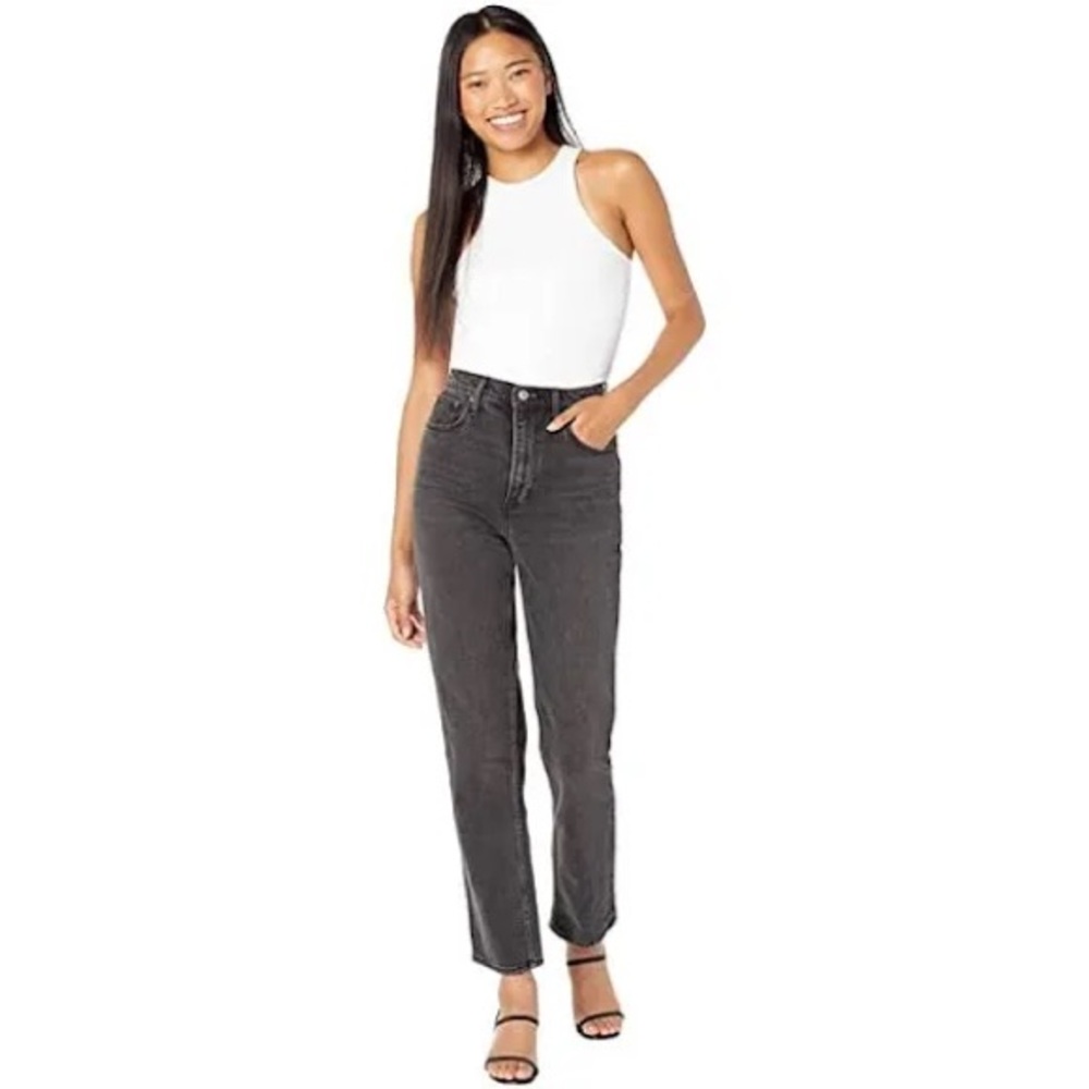 Abercrombie and Fitch Ultra High Rise Ankle Straight Jean